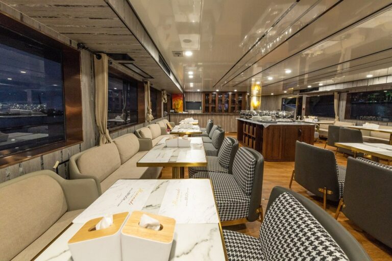 another side of restaurant