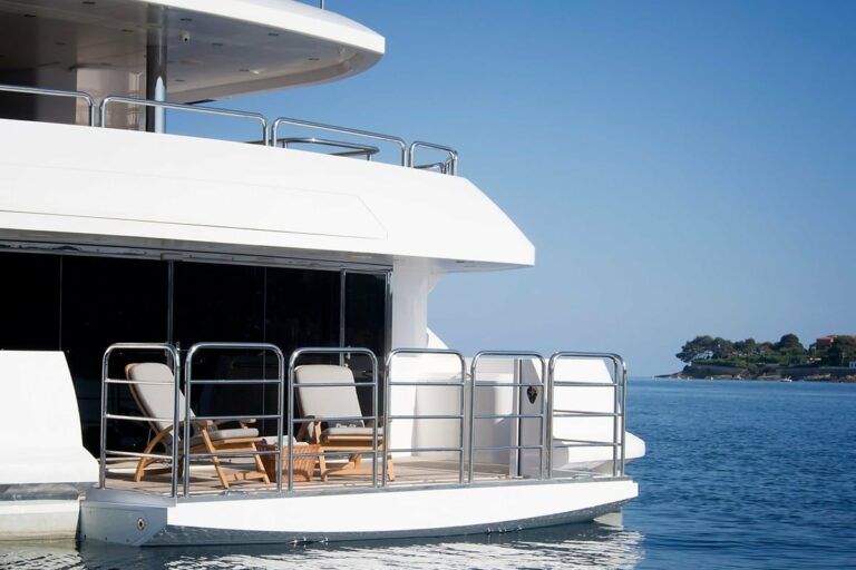 Q Sunseeker 155 Yacht Beach Club