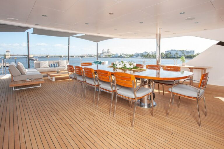Q Sunseeker 155 Yacht Upper Deck