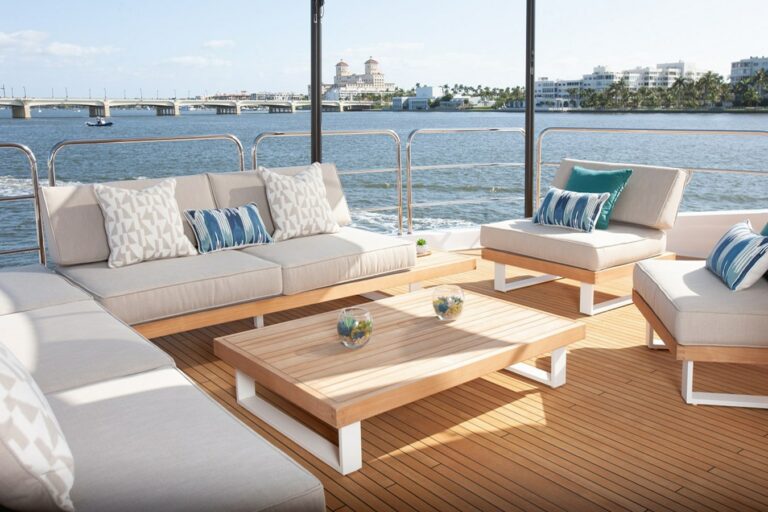 Q Sunseeker 155 Yacht Upper Deck