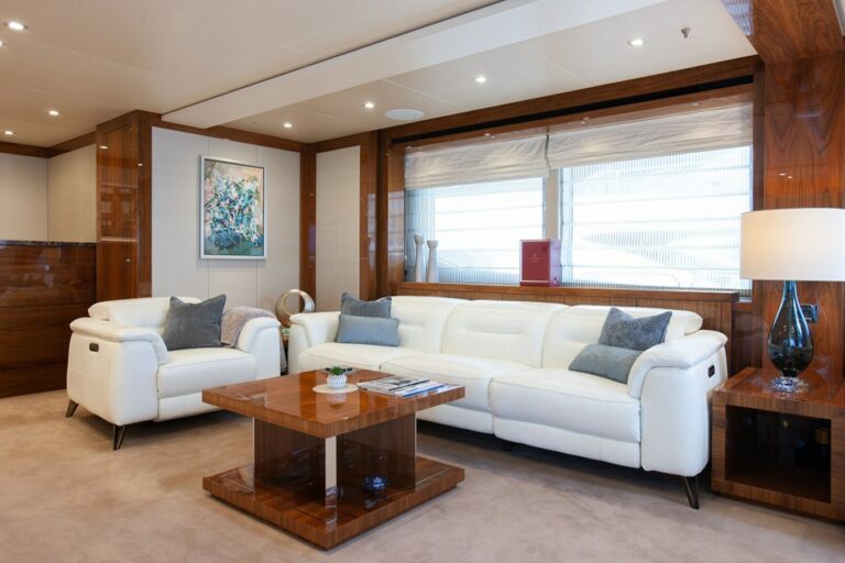 Q Sunseeker 155 Yacht Sky Lounge