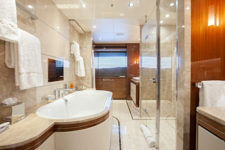 Q Sunseeker 155 Yacht Master Suite