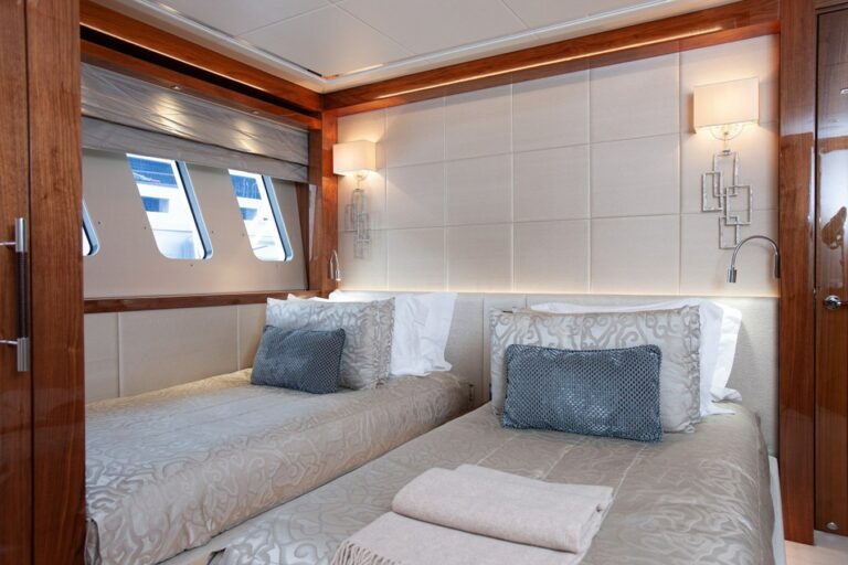 Q Sunseeker 155 Yacht Stateroom