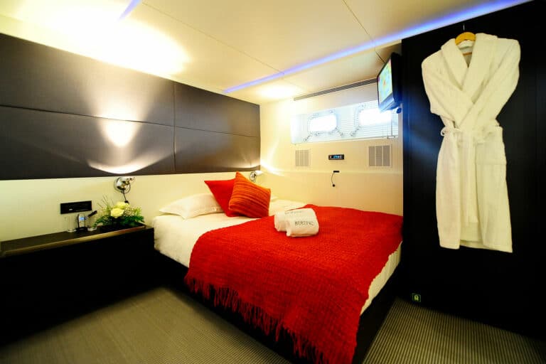 Motor Yacht Berzinc Double Stateroom