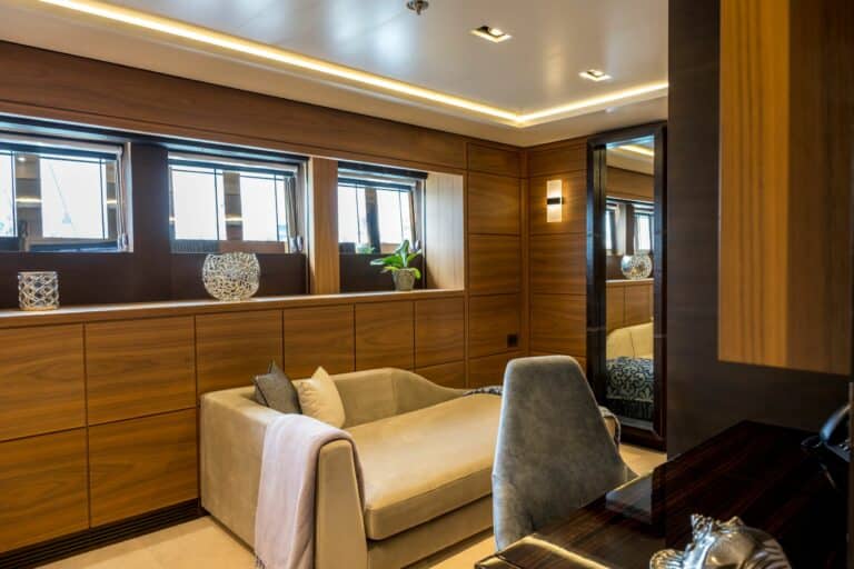 Navis One_4257_VIP2 Sofa.Med