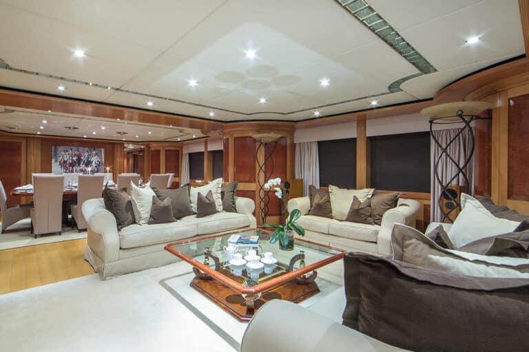 Mac-Brew-MotorYacht-Interior-05