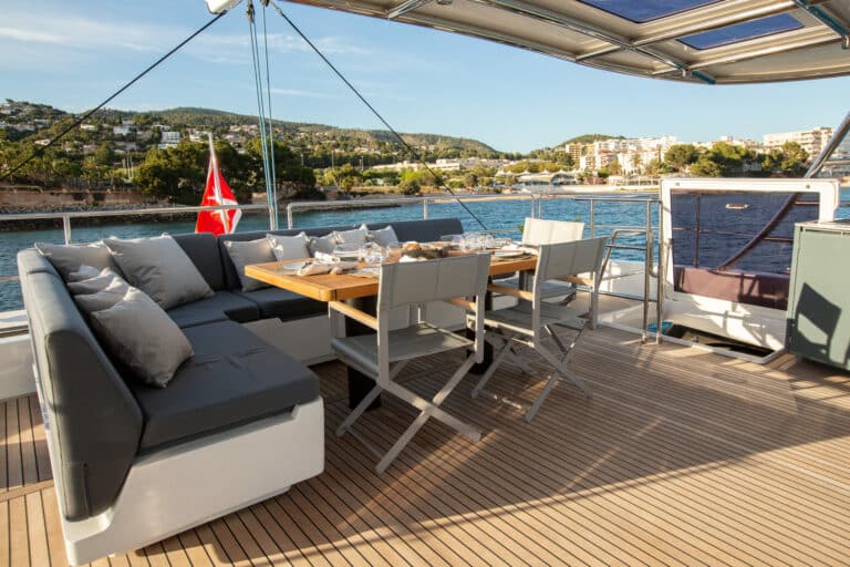 Sunreef Catamaran Sunbreeze for charter in Mallorca (18)