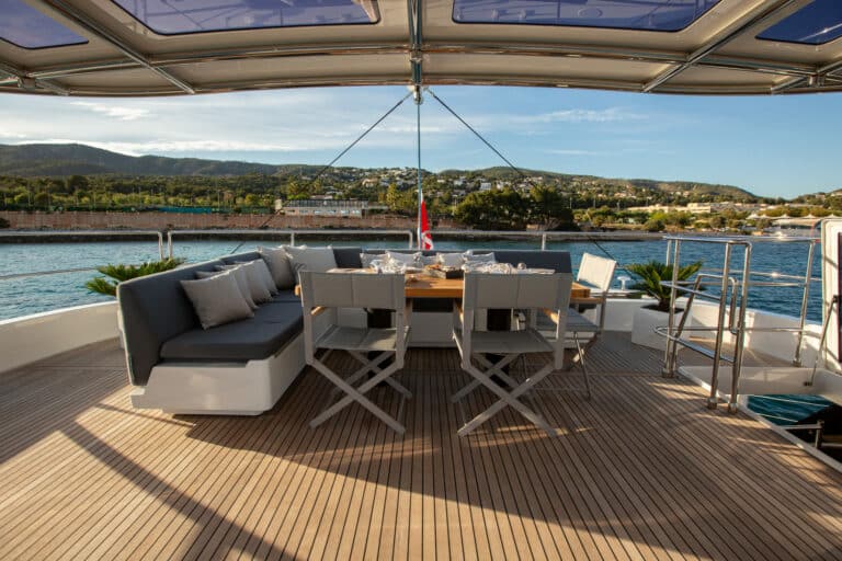 Sunreef Catamaran Sunbreeze for charter in Mallorca (19)