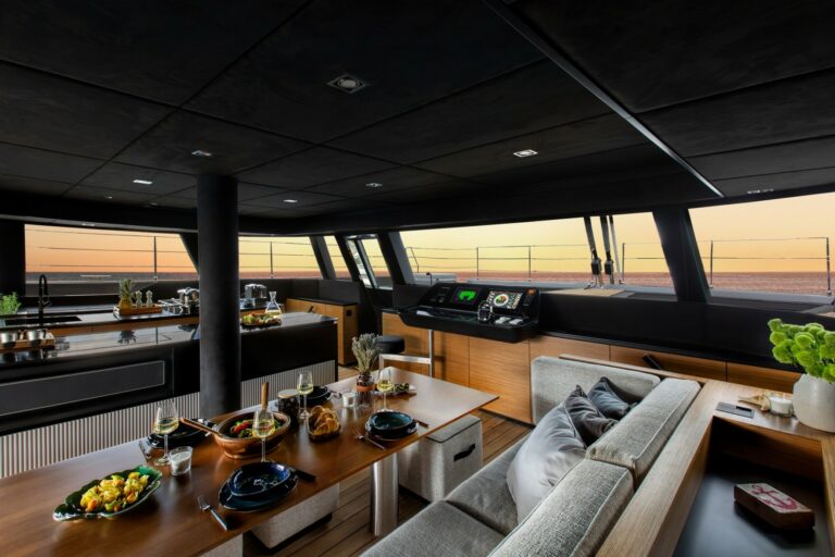 luxury-charter-yacht-calma-interior