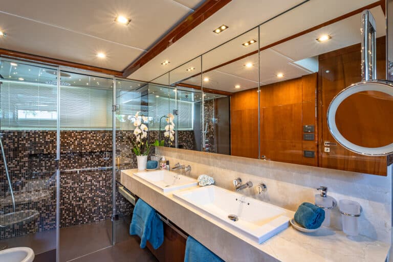 7 master bathroom