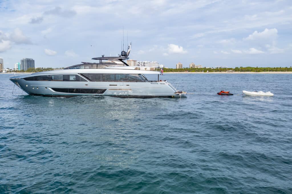 Tasty-Waves-Motoryacht-for-charter-1