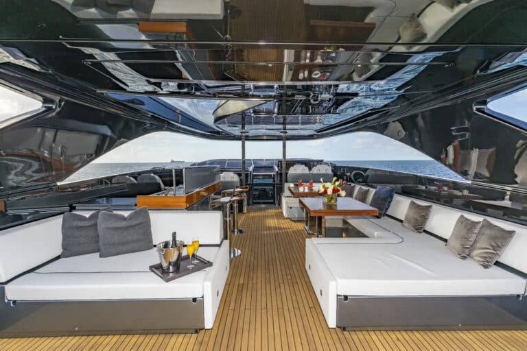 Tasty-Waves-Motoryacht-for-charter-17