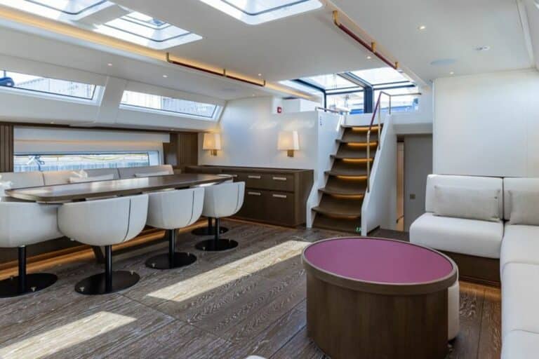 bgyb_charter_fancy_interior_1