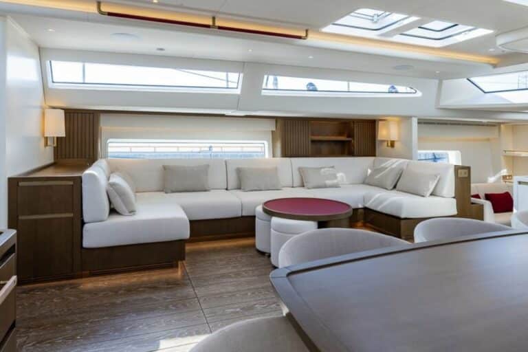 bgyb_charter_fancy_interior_3