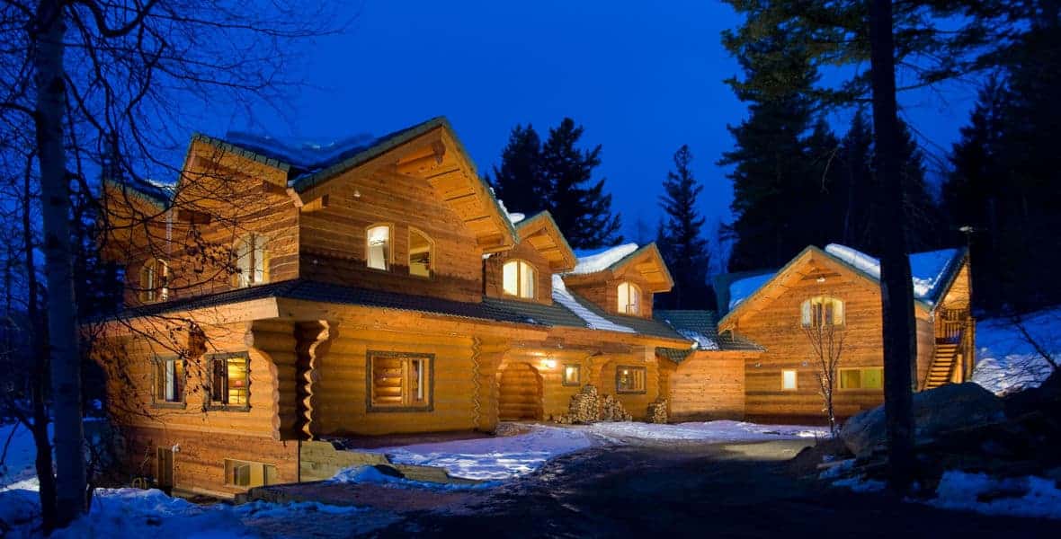 spirit-bear-lodge-exterior